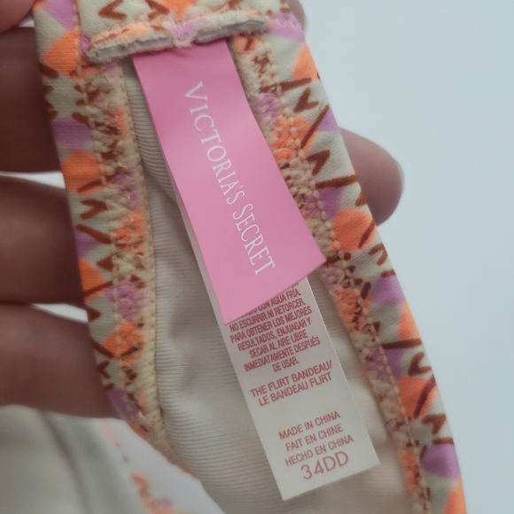 ⭐2/$35⭐ Victoria's Secret Strapless "The Flirt Ba… - Picture 3 of 3